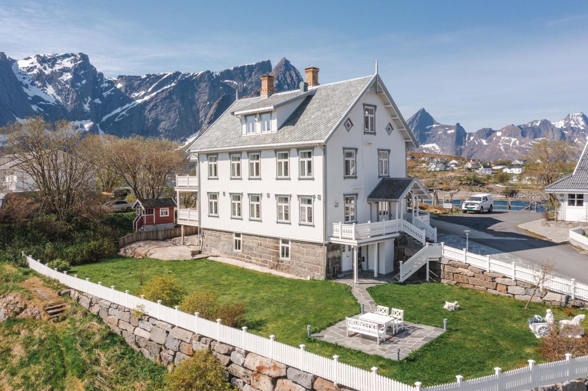 Sakrisoy Gjestegard - Manor House In Sakrisoy - Solbakken Anno 1880 Reine Exterior foto